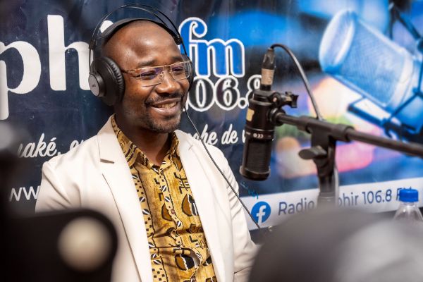 PASSAGE DE DR COULIBALY SUR SAPHIR FM